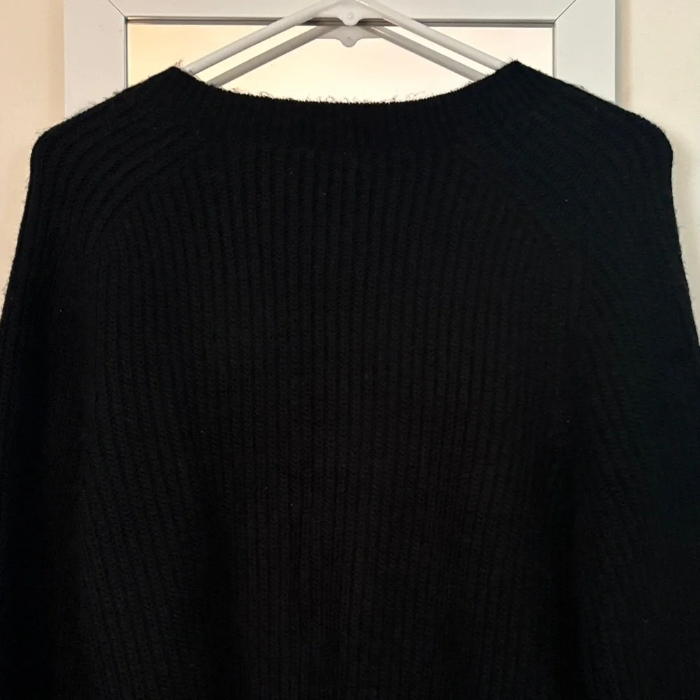 Abercrombie & Fitch Black Ribbed Button Cardigan - Picture 4 of 4
